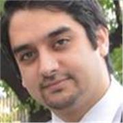 Adultos estudiando Derecho